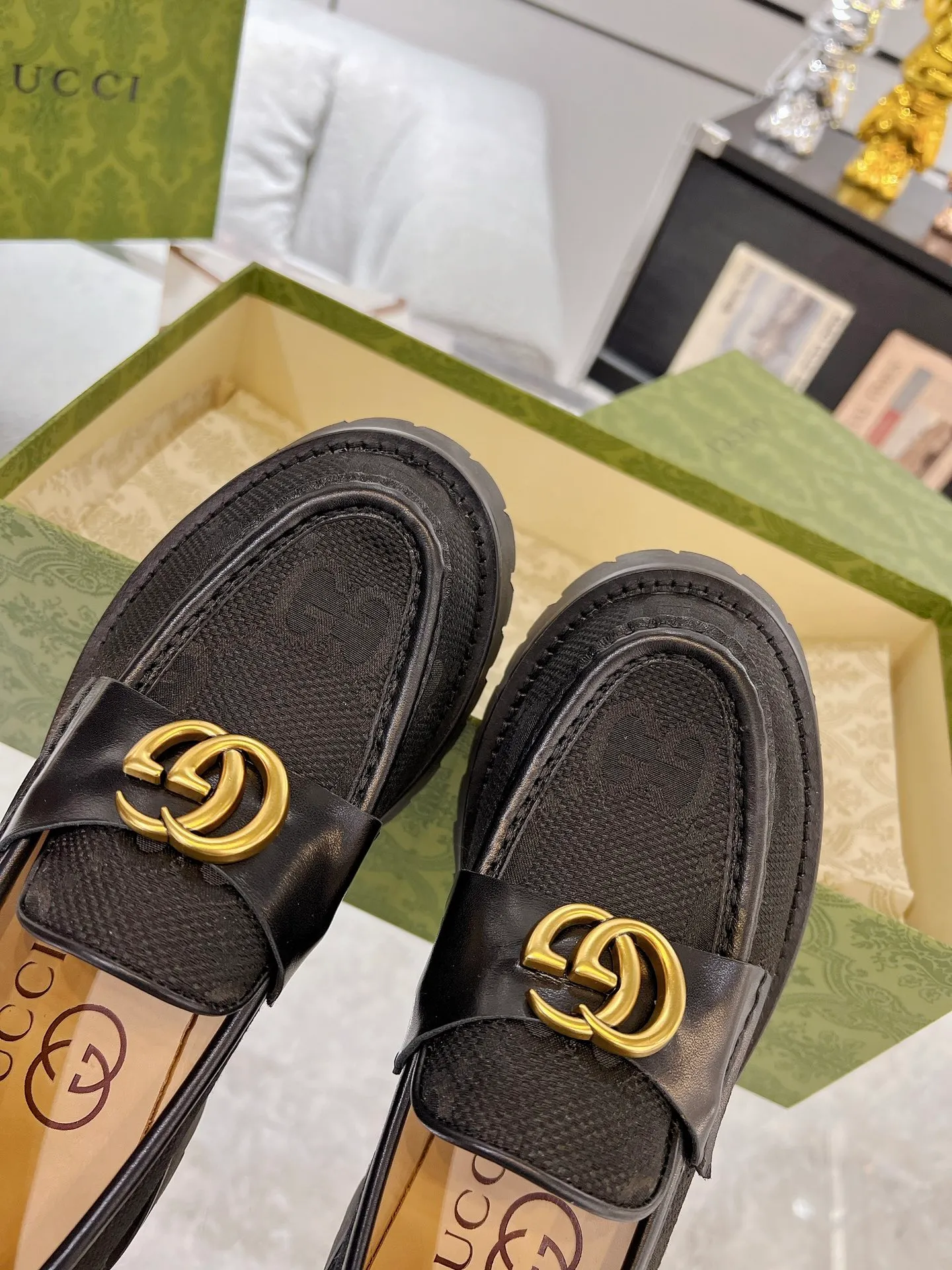 👟👟Ex-factory price 560👟👟 Male +10 Gucci Gucci 2023 early spring new product! The original version is developed into a higher version. Both men and women have open edge beads to ensure consistent quality. Size: 35-41# for women and 39-45# for men.
